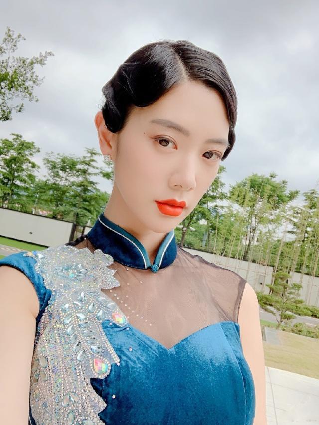 94间房主跳舞 烟雾缭绕